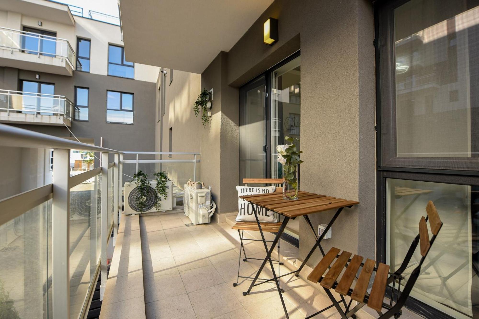 Apartment Perfect Stay: Urban Heaven In Aviatiei Business Area Bucharest